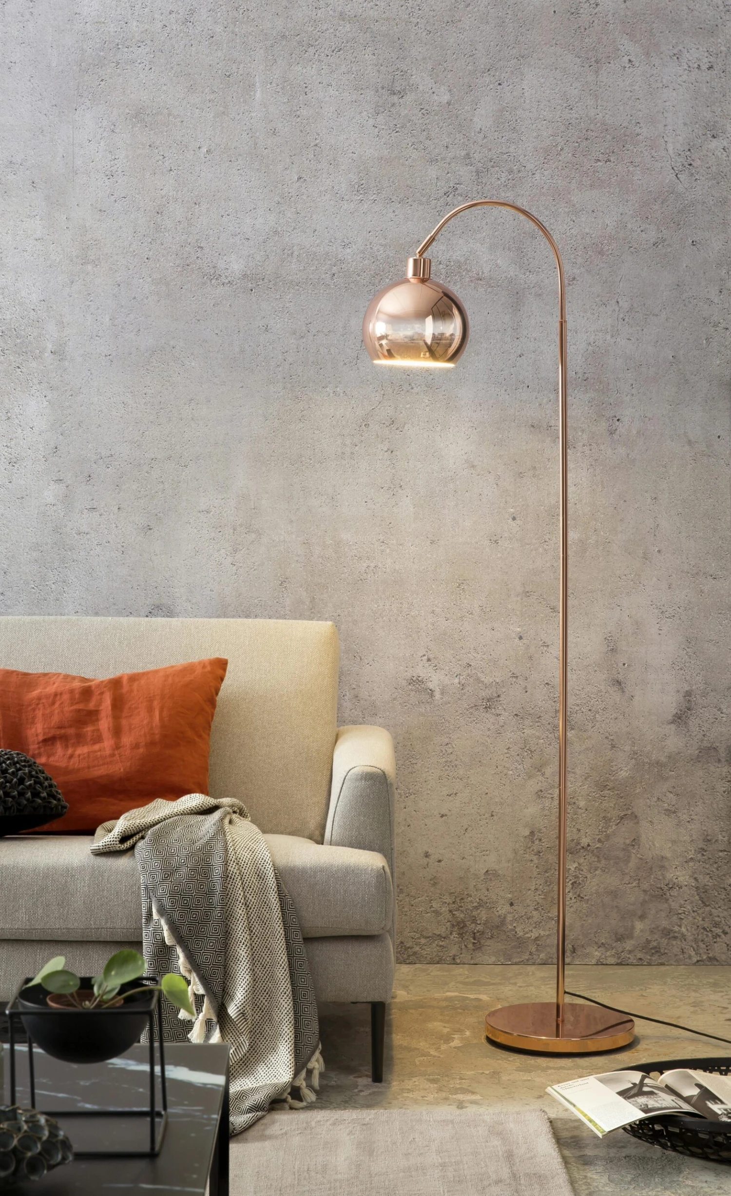 SalesFever Stehleuchte | 1-flammig | Metall In Kupfer-Optik | B 28 X T 60 X H 153 Cm | Kupfer 3 SalesFever Stehleuchte | 1-flammig | Metall In Kupfer-Optik | B 28 X T 60 X H 153 Cm | Kupfer