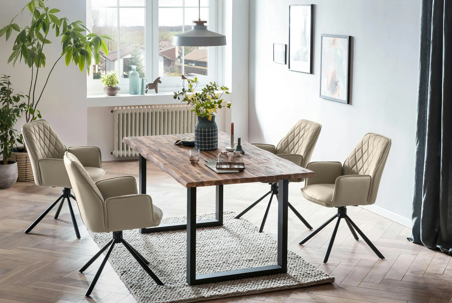 SalesFever Armlehnstuhl 2er-Set | 360 Grad Drehfunktion | Bezug Microfaser In Kunstlederoptik | Gestell Metall | B59 X T63 X H89 Cm | Beige–schwarz 8 SalesFever Armlehnstuhl 2er-Set | 360 Grad Drehfunktion | Bezug Microfaser In Kunstlederoptik | Gestell Metall | B59 X T63 X H89 Cm | Beige–schwarz – Bild 6