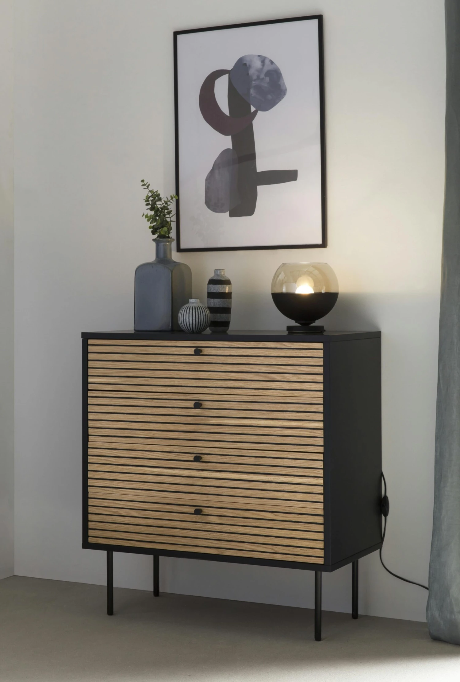 SalesFever Kommode | 4 Schubladen | MDF Eiche Echtholzfurnier | Gestell Metall | B 80 X T 40 X H 85 Cm | Schwarz-eiche 3 SalesFever Kommode | 4 Schubladen | MDF Eiche Echtholzfurnier | Gestell Metall | B 80 X T 40 X H 85 Cm | Schwarz-eiche