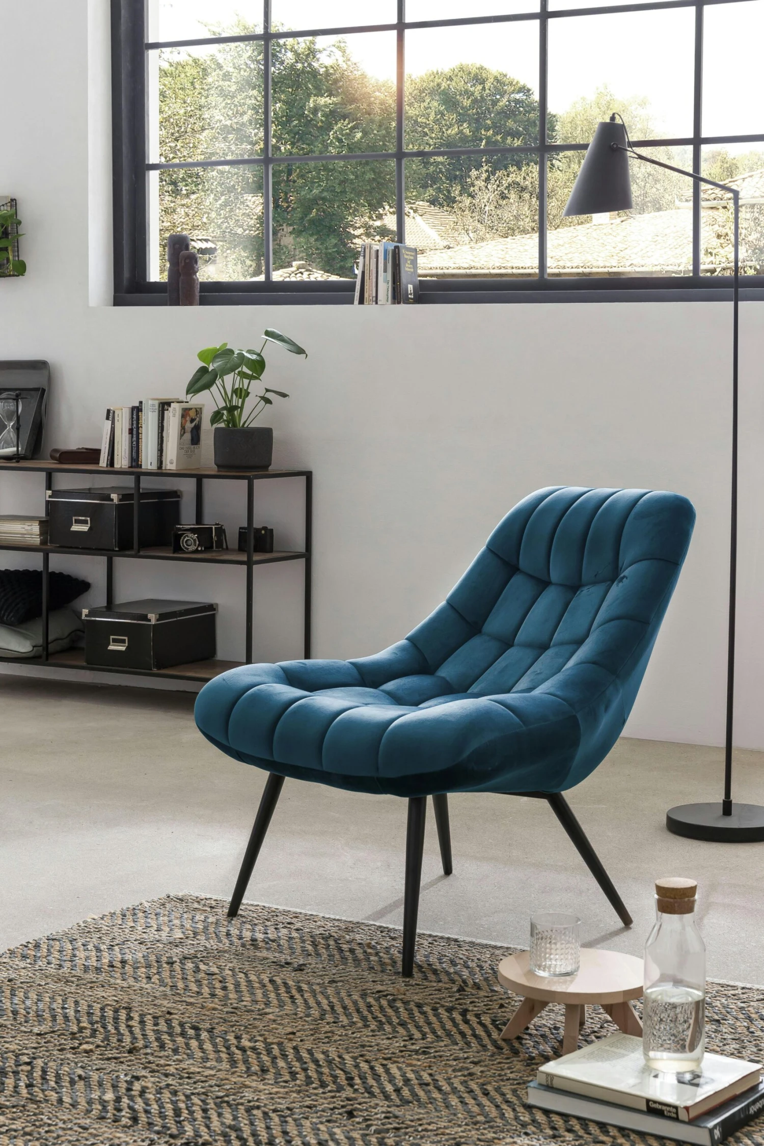 SalesFever Loungesessel Mit XXL-Sitzfläche | Bezug Stoff In Samt-Optik | Gestell Metall Schwarz | üppige Steppung | B 76 X T 87 X H 86 Cm | Blau 8 SalesFever Loungesessel Mit XXL-Sitzfläche | Bezug Stoff In Samt-Optik | Gestell Metall Schwarz | üppige Steppung | B 76 X T 87 X H 86 Cm | Blau – Bild 6