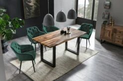 SalesFever Armlehnstuhl | Bezug In Samt-Optik | Gestell Metall Höhenverstellbar | Knopfheftung | B 61 X T 45 X H 85 Cm | Grün – Schwarz