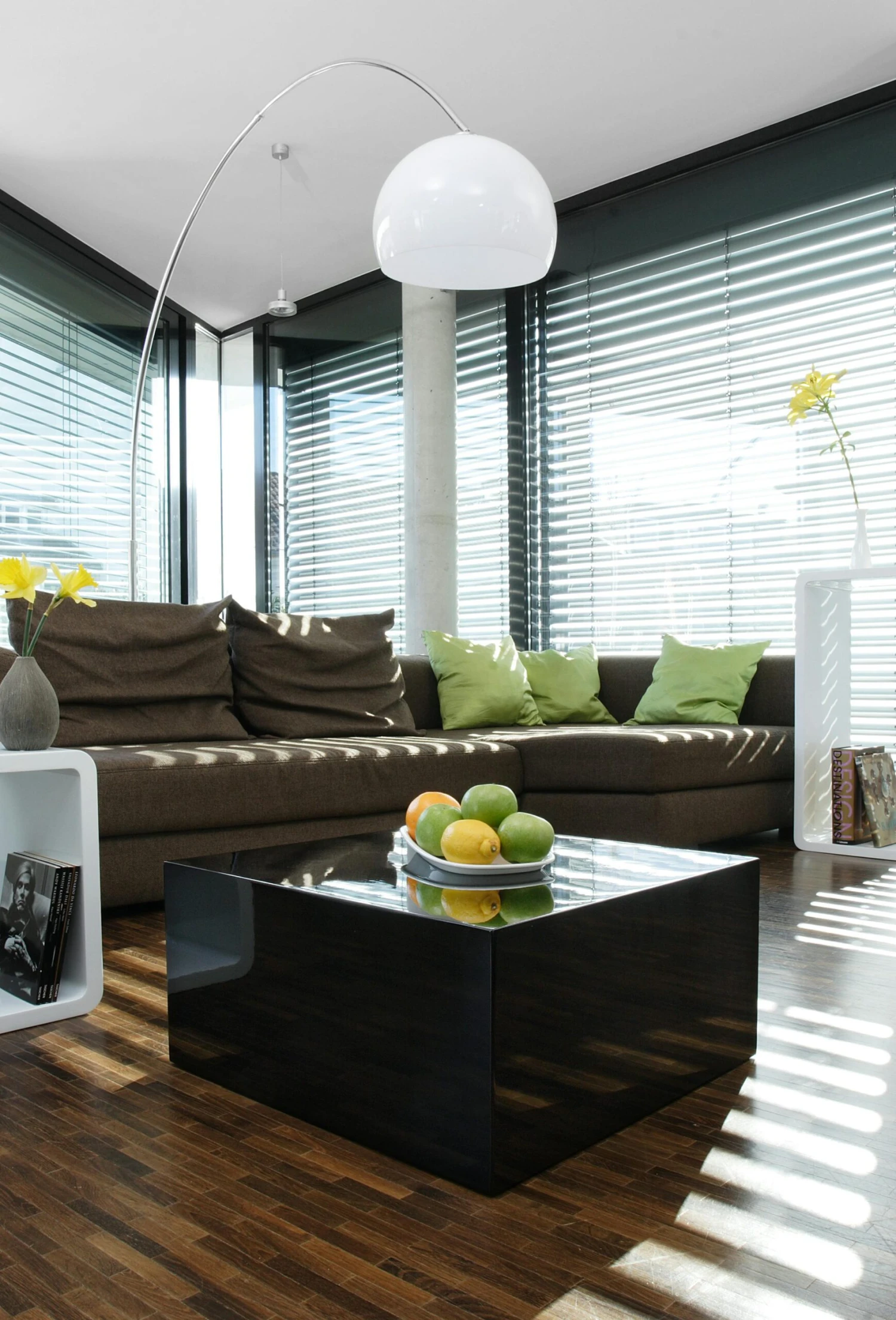 SalesFever Couchtisch Quadratisch | Hochglanz Lackiert | MDF-Holz | B 60 X T 60 X H 30 Cm | Schwarz 9 SalesFever Couchtisch Quadratisch | Hochglanz Lackiert | MDF-Holz | B 60 X T 60 X H 30 Cm | Schwarz – Bild 7