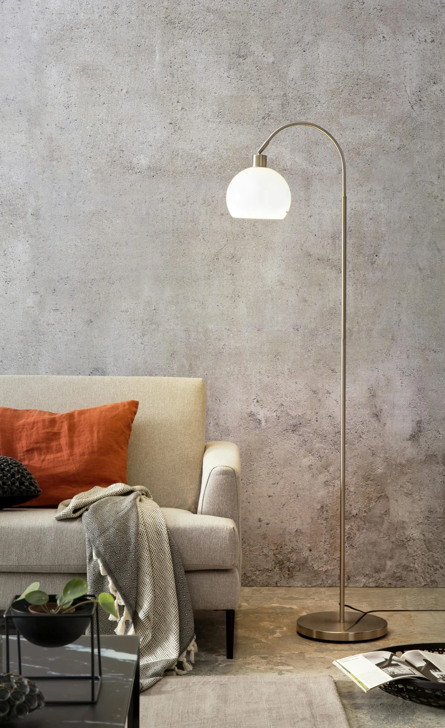 SalesFever Stehleuchte | 1-flammig | Gestell Metall | Lampenschirm Milchglas | B 28 X T 60 X H 153 Cm | Silber-weiß 3 SalesFever Stehleuchte | 1-flammig | Gestell Metall | Lampenschirm Milchglas | B 28 X T 60 X H 153 Cm | Silber-weiß