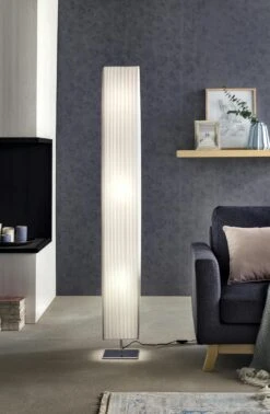 SalesFever Stehleuchte 160 Cm Eckig | Plissee Latex-Lampenschirm | Verchromtes Metall | B 20 X T 20 X H 160 Cm | Weiß