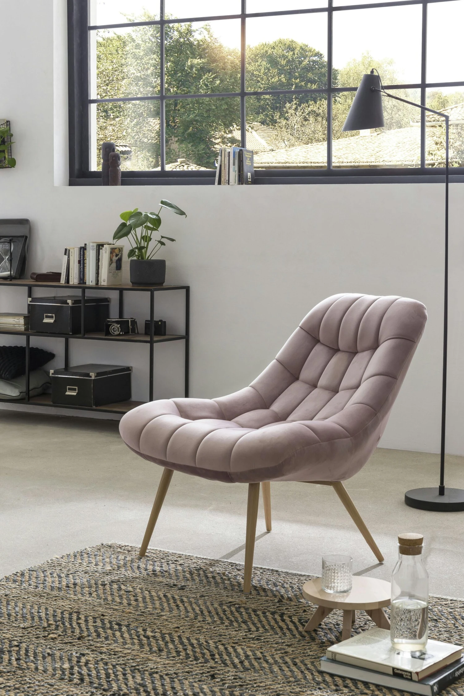 SalesFever Loungesessel Mit XXL-Sitzfläche | Bezug Stoff In Samt-Optik | Gestell Metall In Holzoptik | üppige Steppung | B 76 X T 87 X H 86cm | Rosa 9 SalesFever Loungesessel Mit XXL-Sitzfläche | Bezug Stoff In Samt-Optik | Gestell Metall In Holzoptik | üppige Steppung | B 76 X T 87 X H 86cm | Rosa – Bild 7