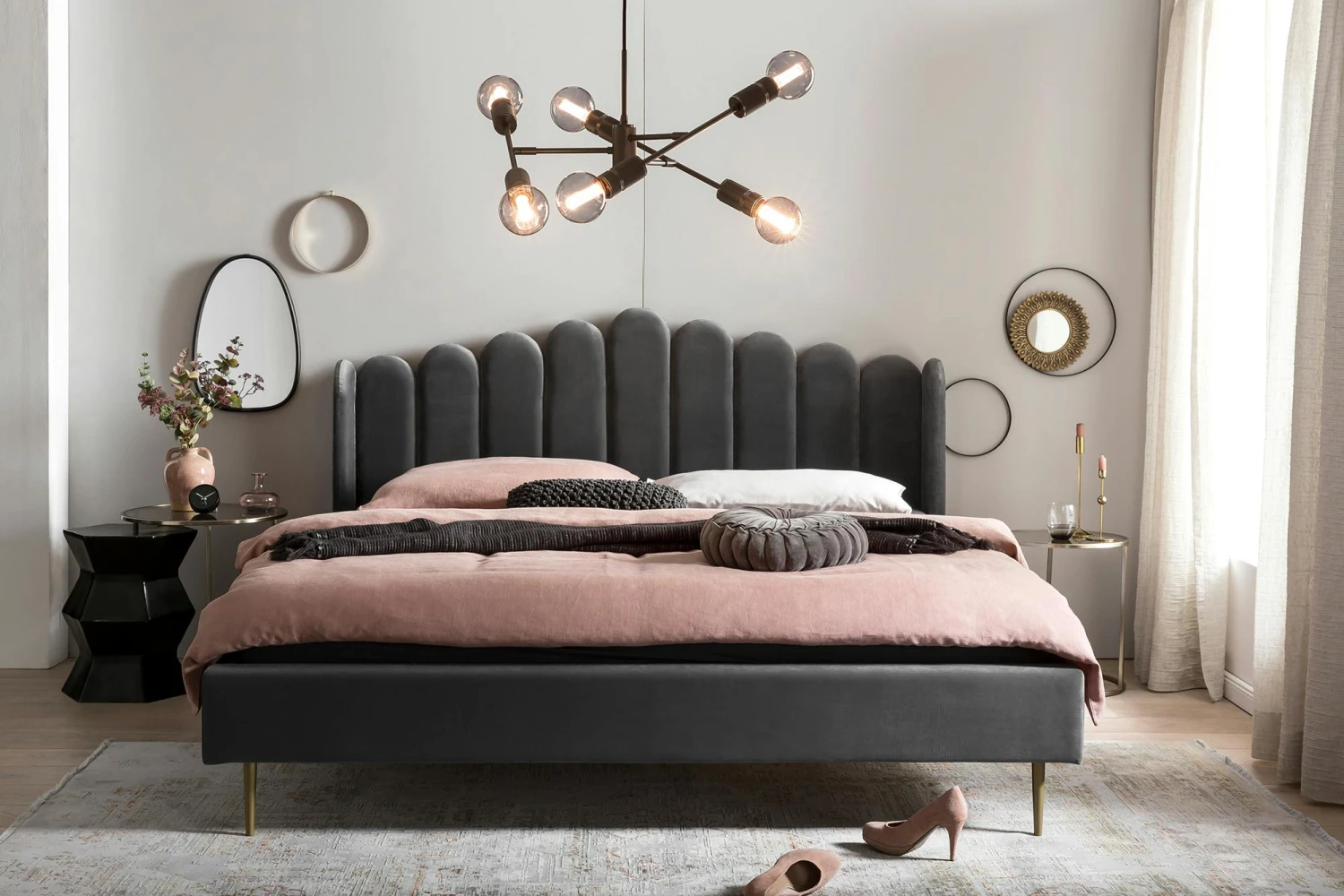 SalesFever Muschelbett Aus Samt | 140 X 200 Cm | Beine Aus Goldfarbenem Chrom 4 SalesFever Muschelbett Aus Samt | 140 X 200 Cm | Beine Aus Goldfarbenem Chrom – Bild 2